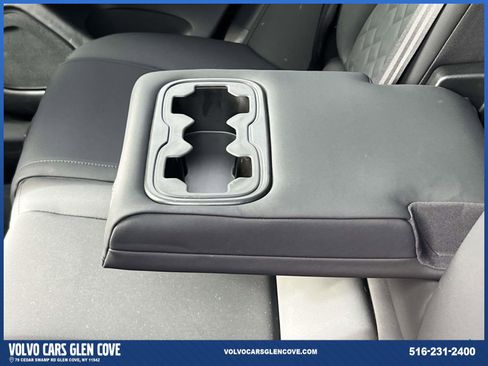 Used 2026 Volvo XC60 B5 Core w/ Climate Package PRO image 10