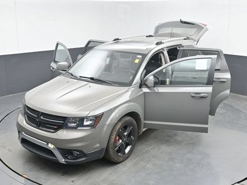 Used 2020 Dodge Journey Crossroad FWD image 50