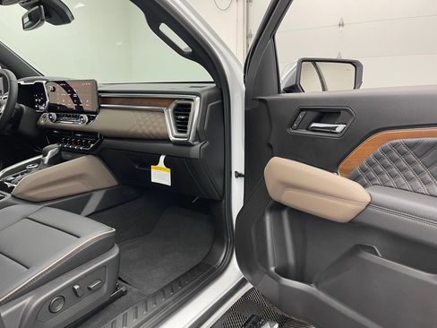 New 2026 GMC Canyon Denali AWD/4WD image 31