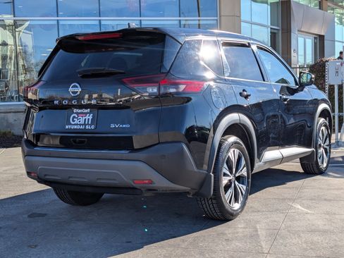 Used 2021 Nissan Rogue SV image 5