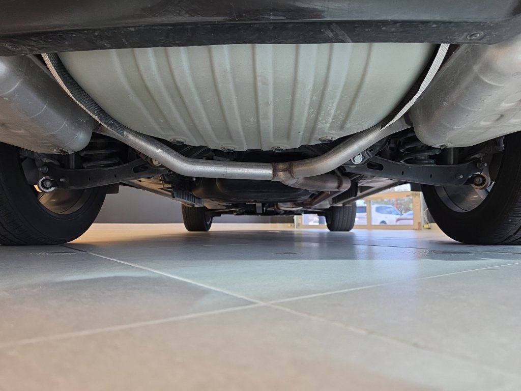 Used 2025 Chevrolet Traverse RS w/ LPO, Floor Liner Package FWD image 68