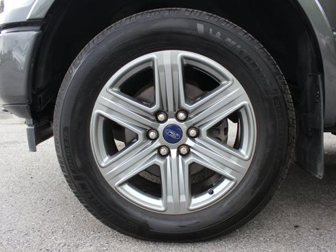 Used 2018 Ford F150 XLT w/ Equipment Group 302A Luxury AWD/4WD image 42