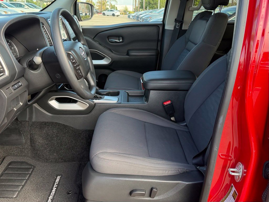Certified 2024 Nissan Frontier SV RWD image 12
