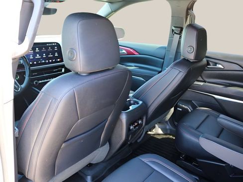 Used 2026 Chevrolet Traverse Z71 w/ Enhanced Driving Package AWD/4WD image 14