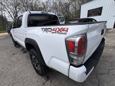 Used 2021 Toyota Tacoma TRD Off-Road w/ Technology Package image 31