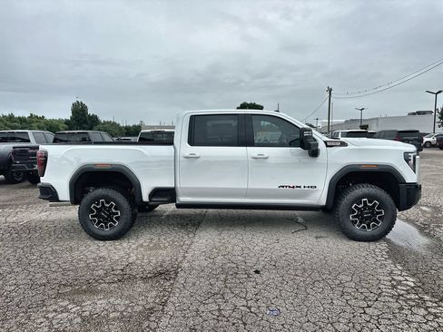 New 2026 GMC Sierra 2500 AT4X w/ LPO, Black Badging Package AWD/4WD image 10