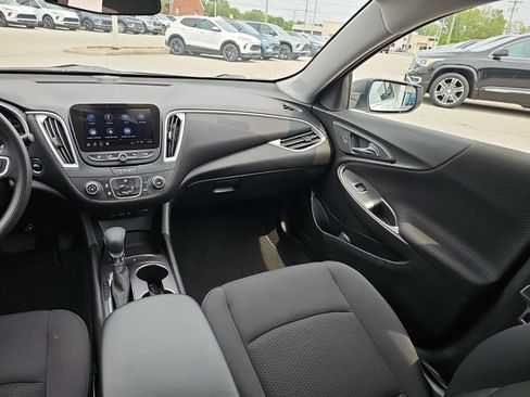 Used 2022 Chevrolet Malibu LS FWD image 24
