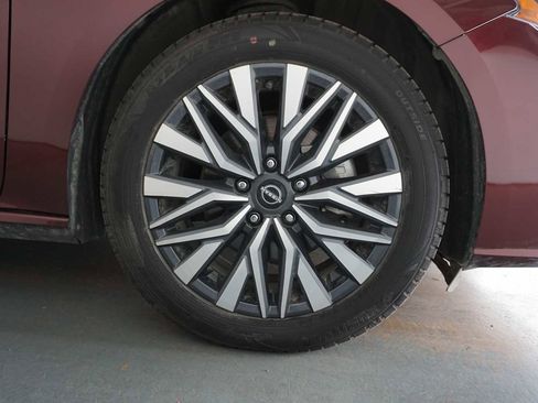 Used 2023 Nissan Altima 2.5 SV image 11