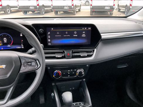 Used 2024 Chevrolet TrailBlazer LT w/ Driver Confidence Package image 6