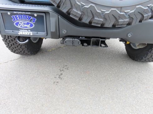 New 2025 Ford Bronco Badlands image 6