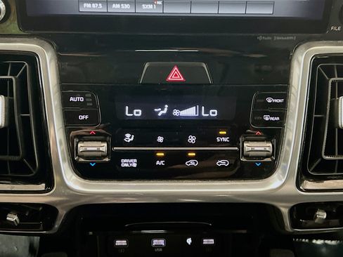 Used 2022 Kia Sorento SX AWD/4WD image 12