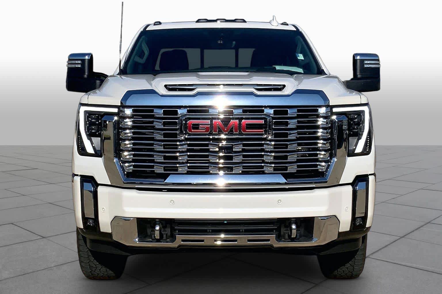 Certified 2025 GMC Sierra 2500 Denali w/ Denali Reserve Package AWD/4WD image 3