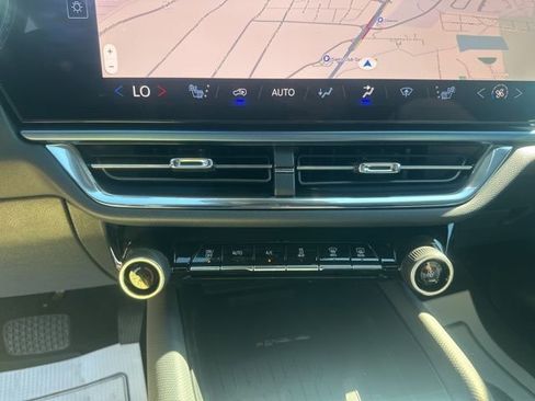 New 2026 Chevrolet Equinox EV LT image 25