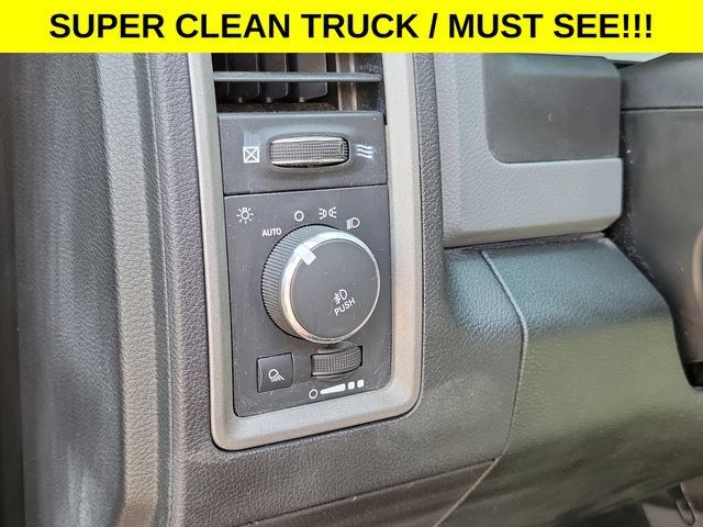 Used 2015 RAM 1500 Express AWD/4WD image 11