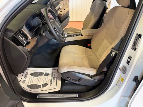 Used 2026 Volvo XC90 B5 Plus w/ Protection Package Premier AWD/4WD image 17
