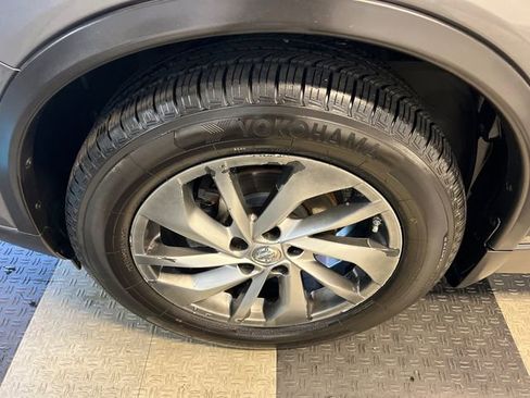Used 2014 Nissan Rogue SL w/ SL Premium Package FWD image 9