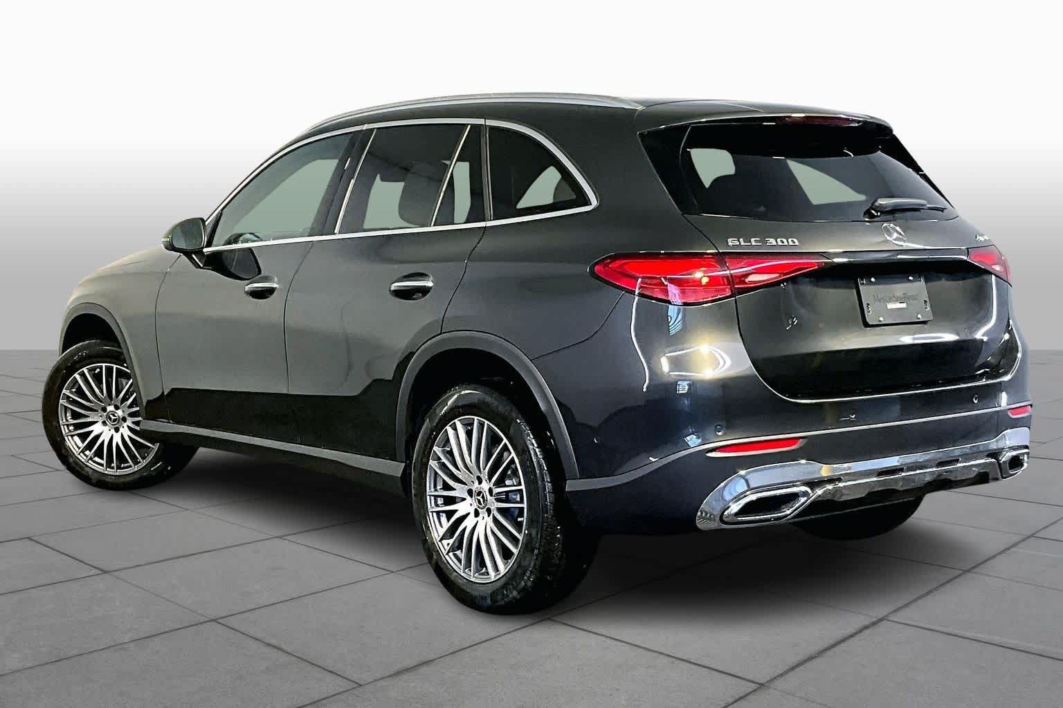 Used 2026 Mercedes-Benz GLC 300 4MATIC image 3