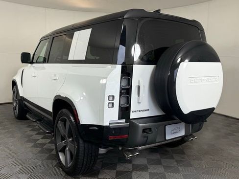 New 2025 Land Rover Defender 110 V8 image 4