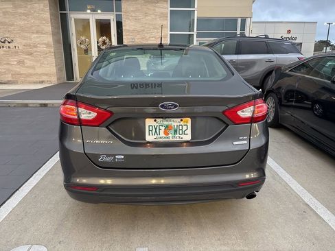 Used 2015 Ford Fusion SE image 8