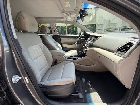 Used 2018 Hyundai Tucson Value w/ Cargo Package FWD image 15