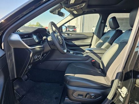 New 2025 Jeep Grand Cherokee L Altitude image 11