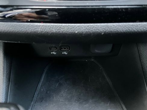 Used 2025 Buick Envista Sport Touring image 24