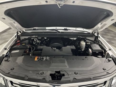Used 2019 Chevrolet Suburban Premier image 9