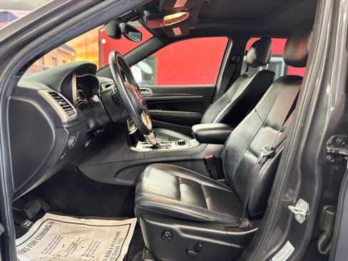 Used 2017 Jeep Grand Cherokee Limited AWD/4WD image 7
