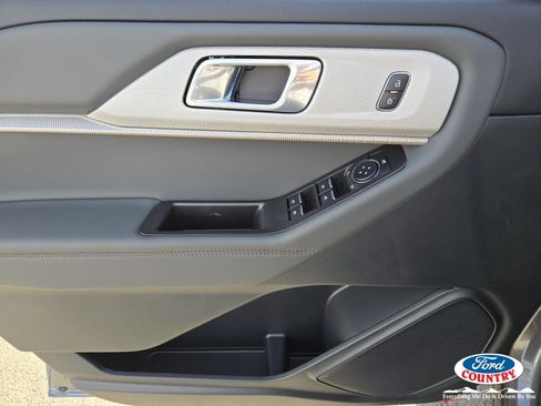 New 2026 Ford Explorer Active image 10