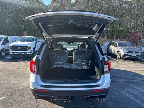 New 2026 Ford Explorer ST-Line w/ ST-Line Street Pack image 11