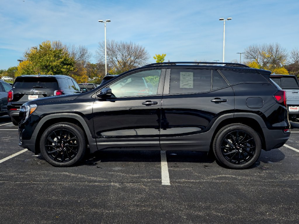 Certified 2024 GMC Terrain SLE w/ Elevation Edition AWD/4WD image 11