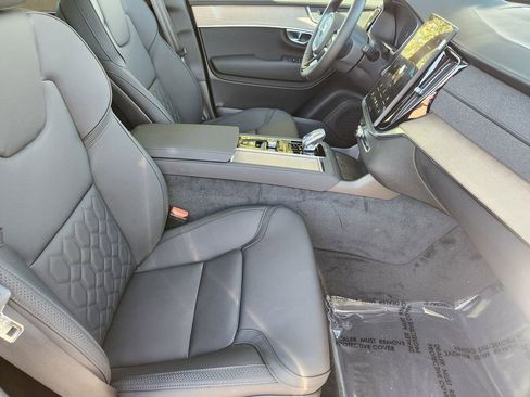 New 2026 Volvo XC90 B5 Core w/ Protection Package image 18