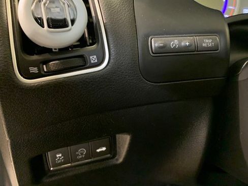 Used 2017 INFINITI Q60 w/ Premium Plus Package 2.0T image 19