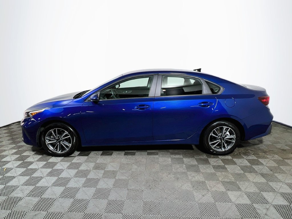 Used 2024 Kia Forte LXS FWD image 4