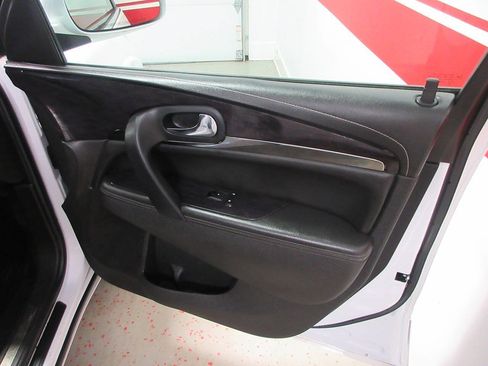 Used 2016 Buick Enclave Leather AWD/4WD image 31