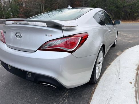 Used 2013 Hyundai Genesis 2.0T image 7