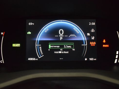 Used 2025 Toyota Camry SE w/ Convenience Package FWD image 17