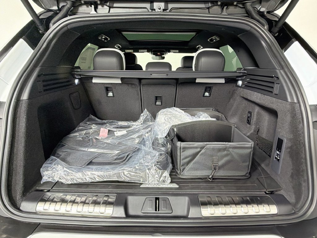 New 2027 Land Rover Range Rover Sport Battersea AWD/4WD image 28