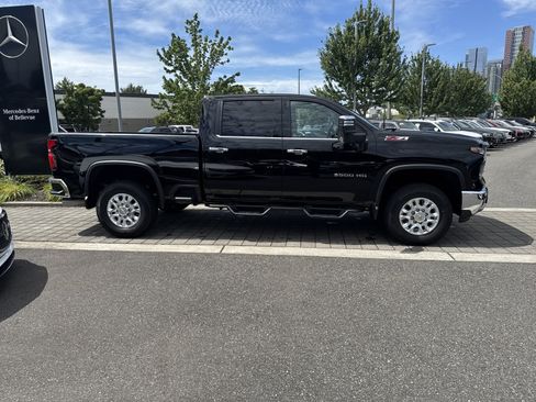 Used 2024 Chevrolet Silverado 3500 LTZ w/ LTZ Convenience Package AWD/4WD image 4