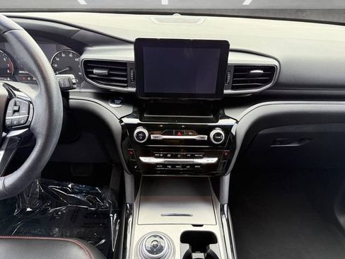 Used 2023 Ford Explorer ST-Line w/ Class IV Trailer Tow Package image 3