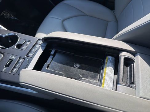 Used 2021 Toyota Highlander XLE image 33