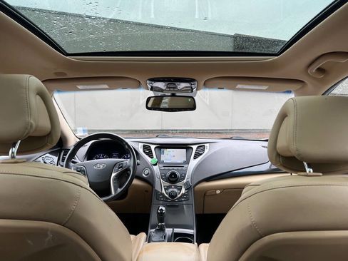 Used 2012 Hyundai Azera w/ Technology Pkg image 11