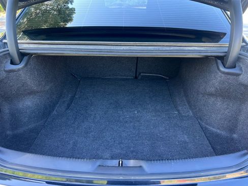 Used 2019 Chrysler 300 Touring image 18