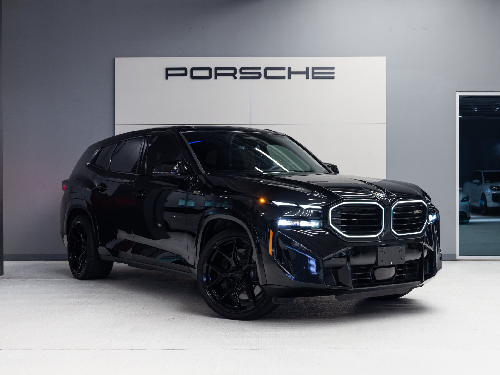 Used 2025 BMW XM AWD/4WD image 9