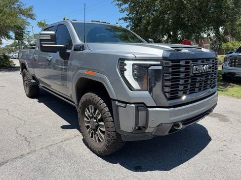 Used 2024 GMC Sierra 2500 Denali Ultimate AWD/4WD image 2