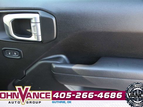 Used 2025 Jeep Wrangler Unlimited Rubicon AWD/4WD image 17