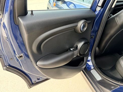 Used 2017 MINI Cooper 4-Door Hardtop image 17