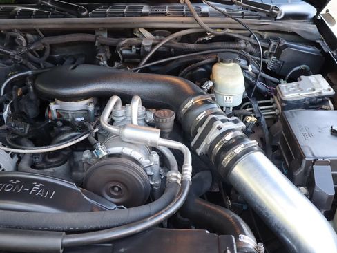 Used 2002 Chevrolet Blazer LS w/ Preferred Equipment Group AWD/4WD image 31