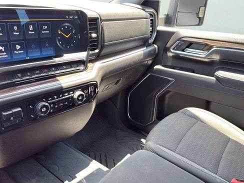 Used 2025 Chevrolet Silverado 3500 LT w/ Convenience Package AWD/4WD image 18