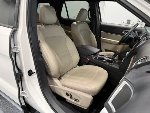 Certified 2018 Ford Explorer Limited w/ Equipment Group 301A FWD image 44